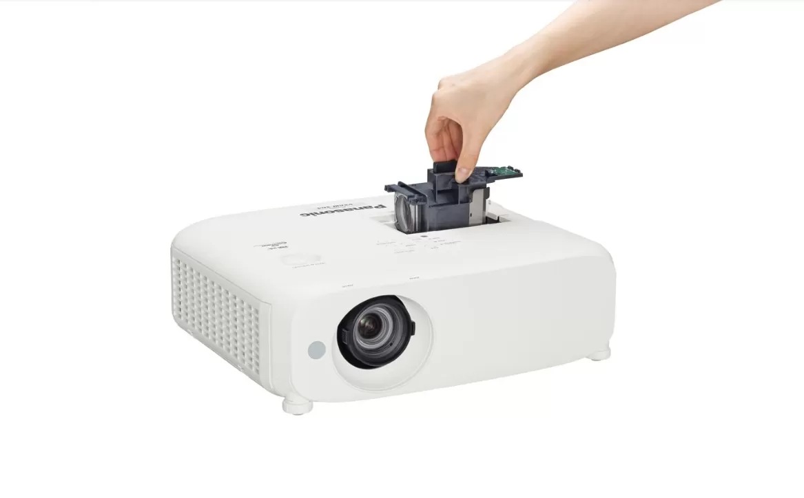 Máy chiếu Panasonic PT-VX615N